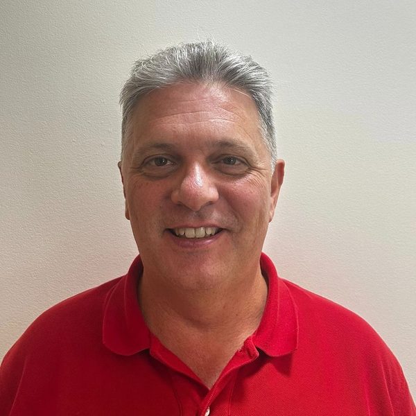 Dr. Manuel Javier Cases Cases, médico especialista en Medicina del Deporte y traumatología deportiva en CETRADEC Valencia